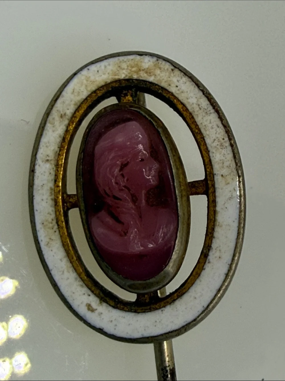 Vintage Oval Cameo Stick hatPin in White and Mauve open work deco Victorian